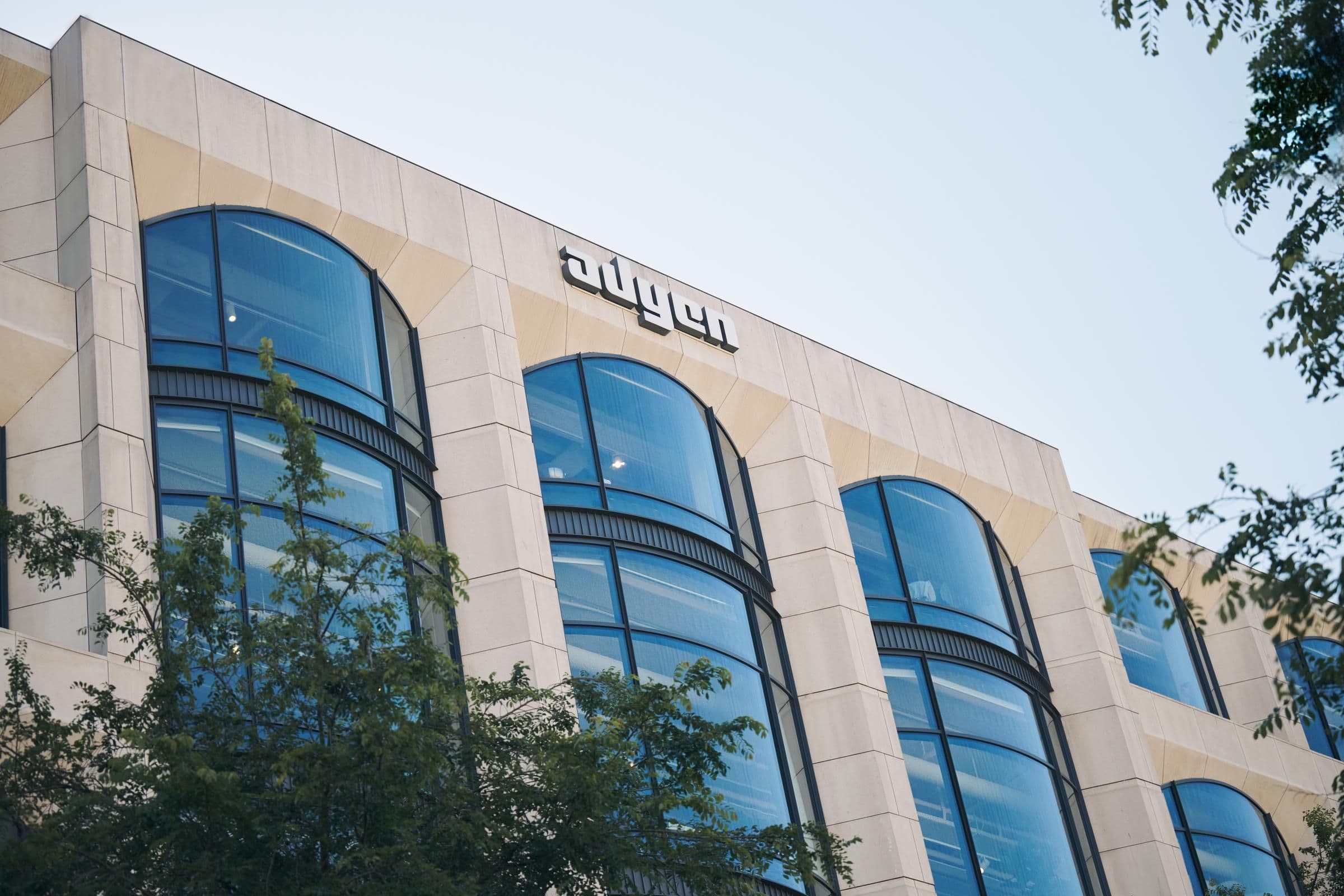 Adyen Wins UAE Payments License as Gulf Expansion Gains Momentum