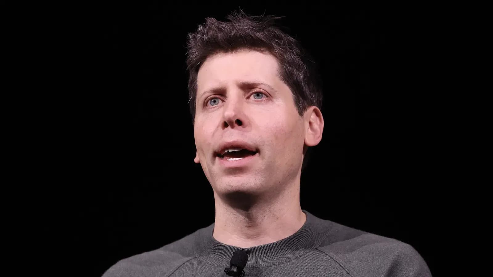 Sam Altman’s World Network Eyes Visa Partnership for Stablecoin Wallet Deal