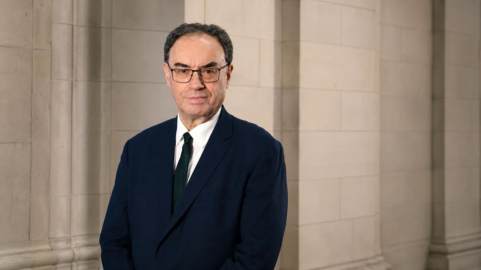 Bank of England Governor Warns AI Could Trigger Global Economic Downturn